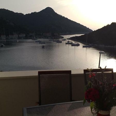 Apartment Zaklopatica Lastovo المظهر الخارجي الصورة