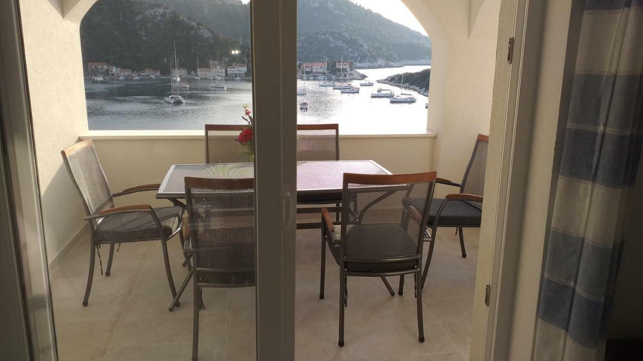 Apartment Zaklopatica Lastovo المظهر الخارجي الصورة