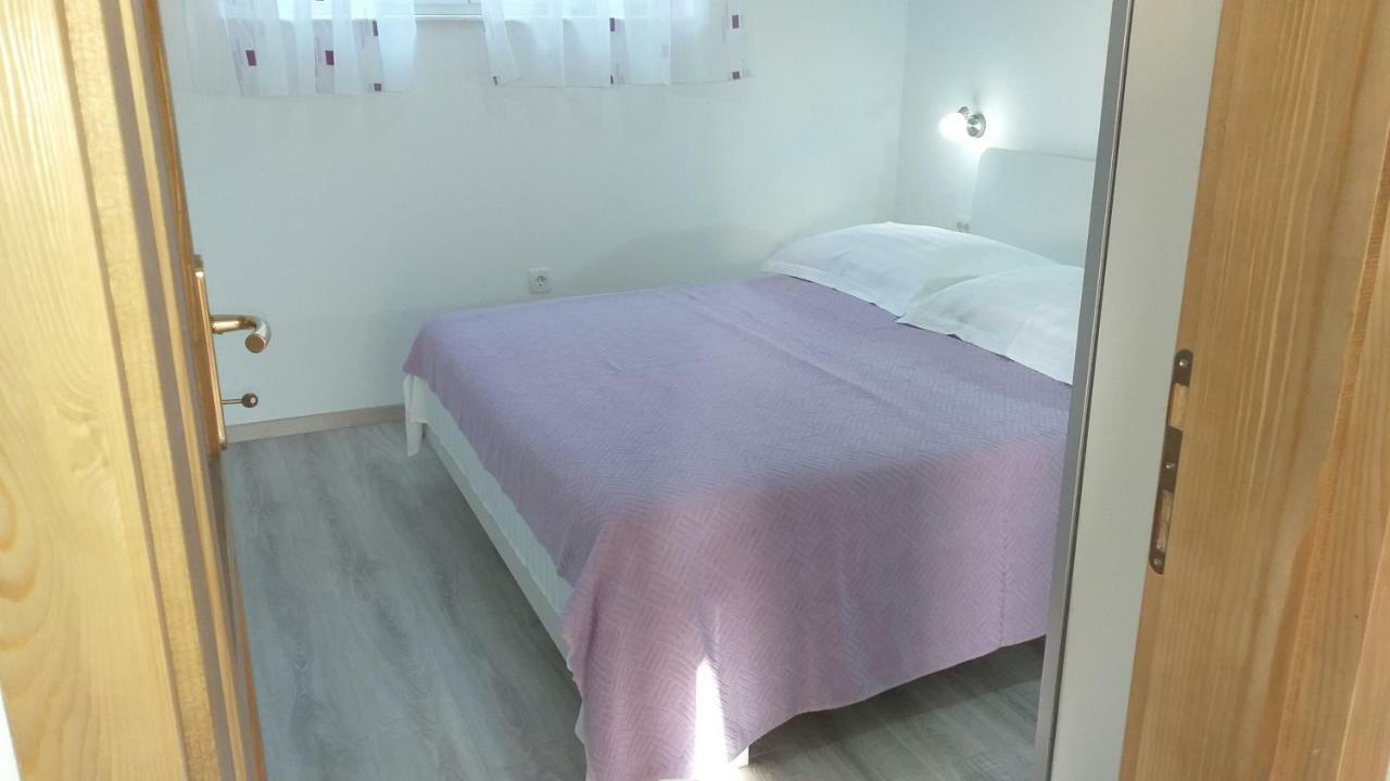 Apartment Zaklopatica Lastovo المظهر الخارجي الصورة