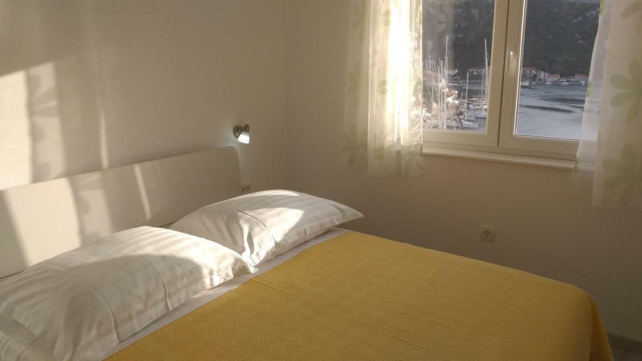 Apartment Zaklopatica Lastovo المظهر الخارجي الصورة