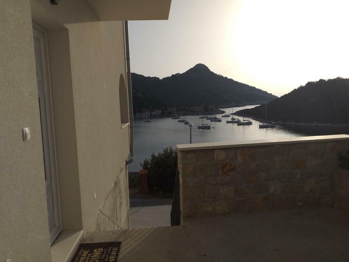 Apartment Zaklopatica Lastovo المظهر الخارجي الصورة