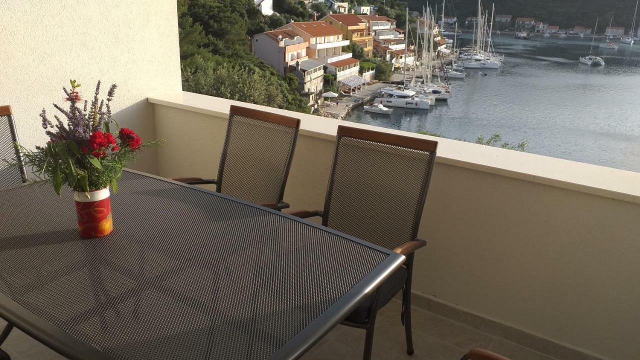 Apartment Zaklopatica Lastovo المظهر الخارجي الصورة