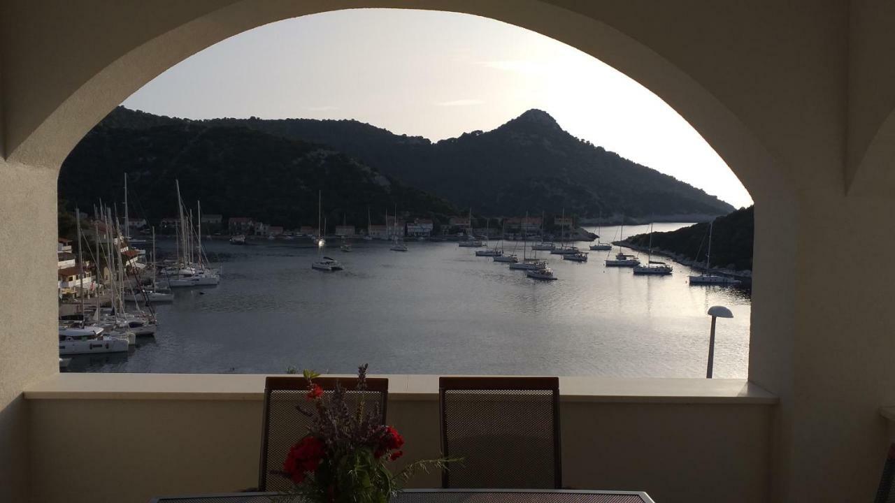 Apartment Zaklopatica Lastovo المظهر الخارجي الصورة
