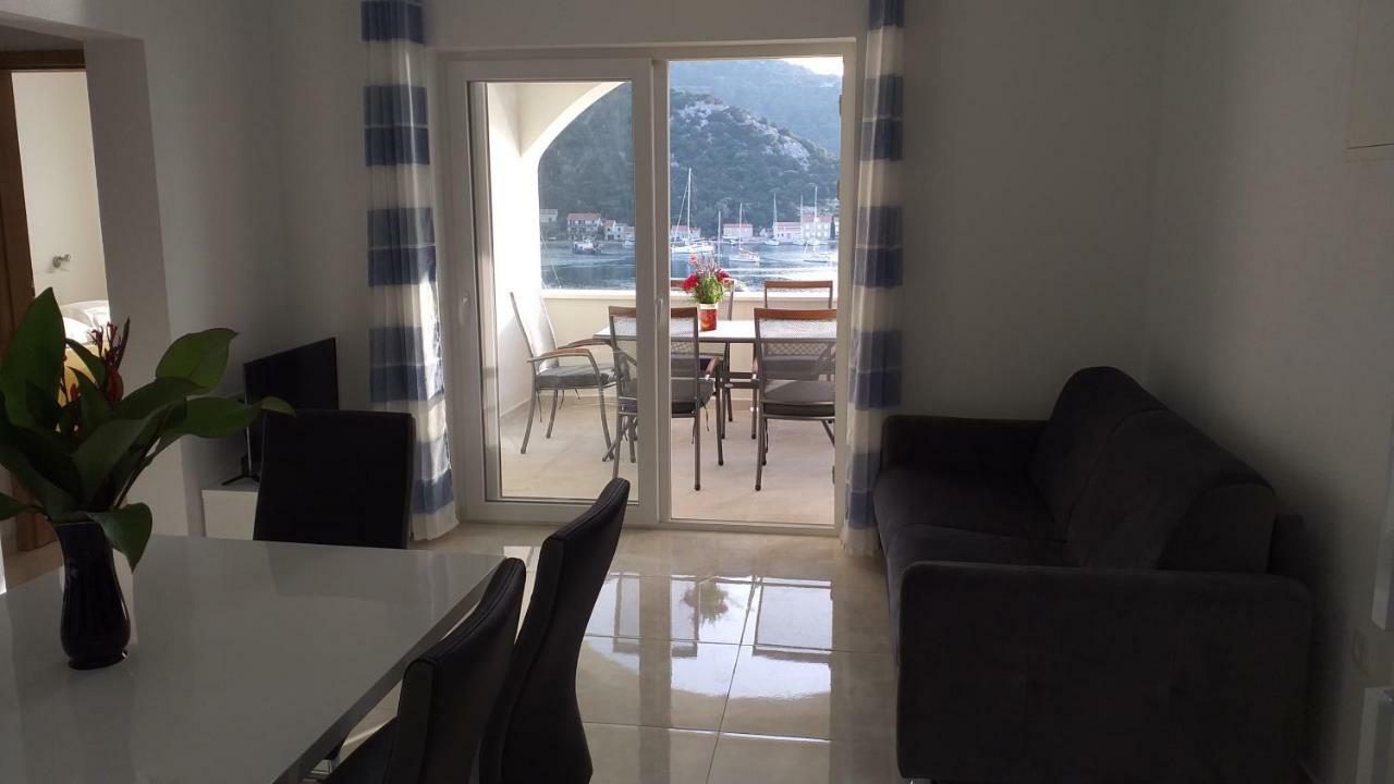 Apartment Zaklopatica Lastovo المظهر الخارجي الصورة