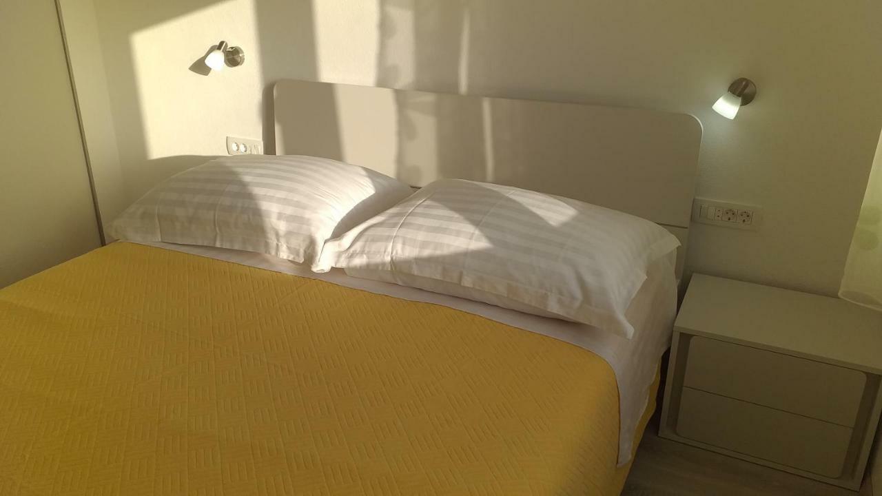 Apartment Zaklopatica Lastovo المظهر الخارجي الصورة